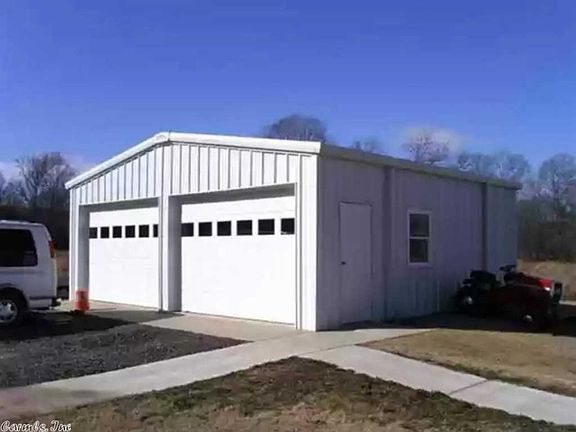 2nd image of 8 Golden Meadows Dr