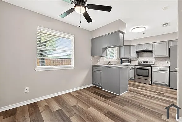10402 Permian Dr — Photo 8