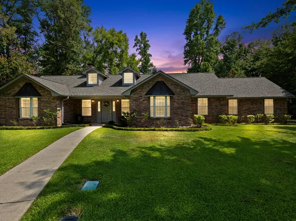 26 Pine Burr Cir, Marshall, TX 75672