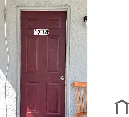 1718 Oak St — Photo 2