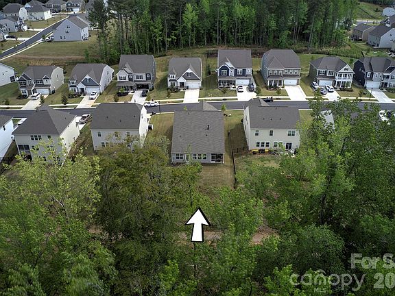 4th image of 143 Dogwood Grove Pl