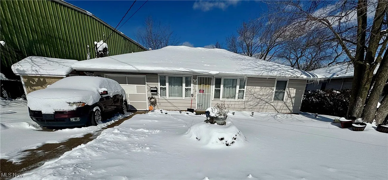 13716 Astor Ave photo 1