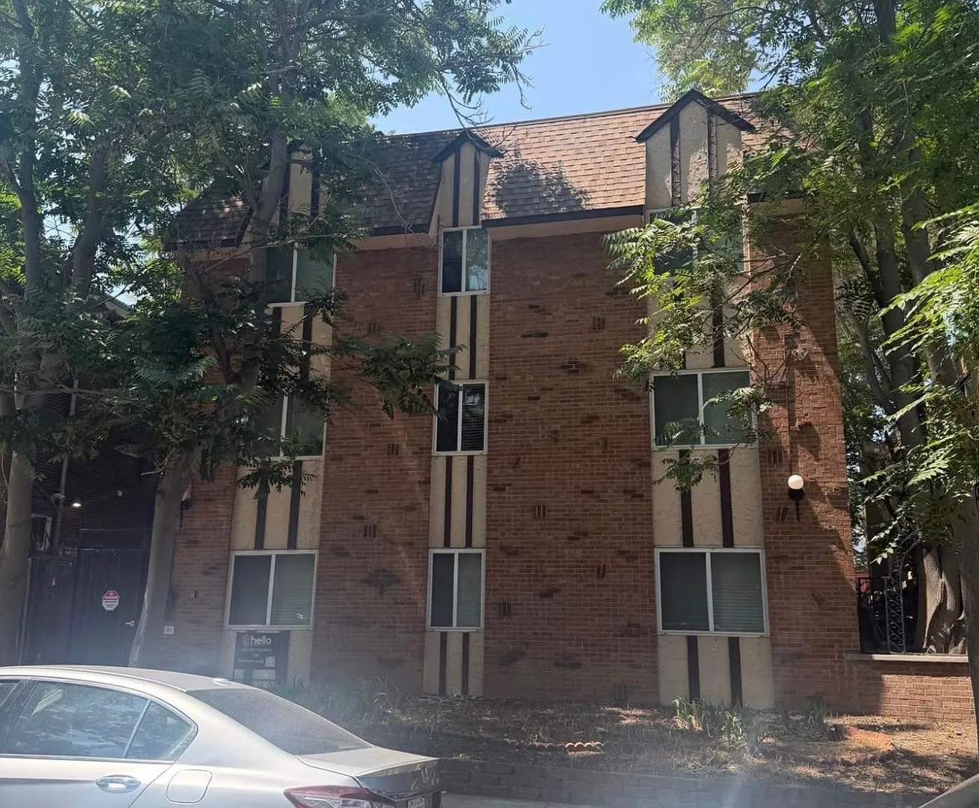 Columbine Street Apartments — Photo 2