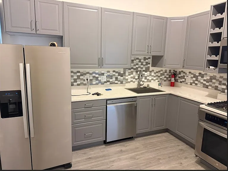 1712 Filbert St — Photo 11