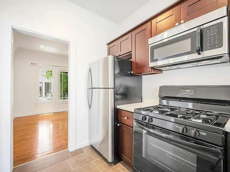 1315 N Hayworth Ave #3/4 — Photo 5
