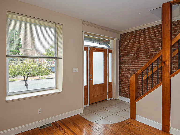 2602 Minnesota Ave — Photo 2