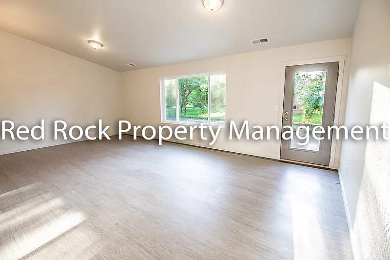 2603 N Eden Ln — Photo 4