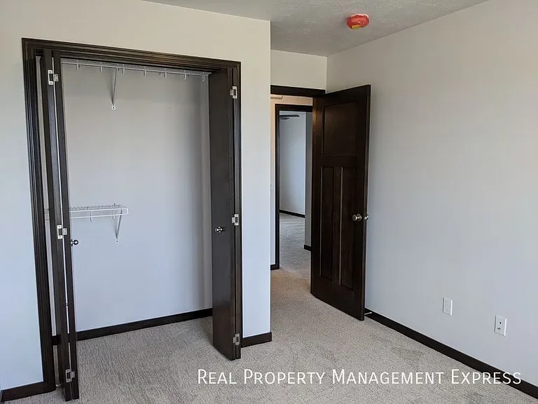 2232 S Ronsiek Ave — Photo 7