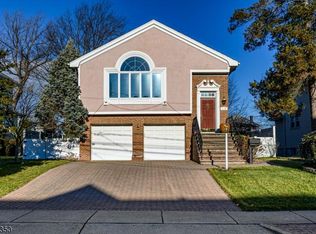 16 Forest Pl, Rochelle Park, NJ 07662