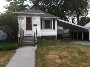 1712 McPherson St, Port Huron, MI 48060