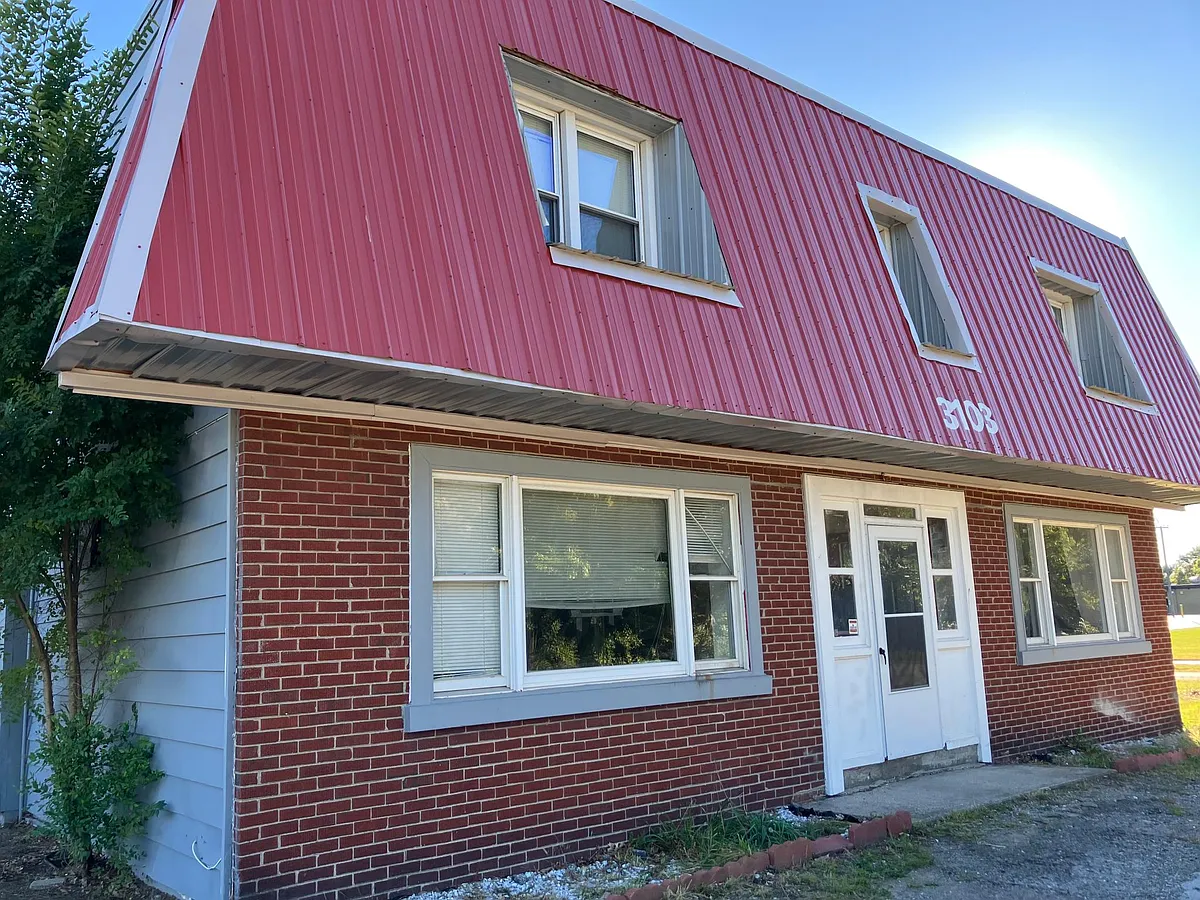 Building Photo - 3103 E 35th Ave #1