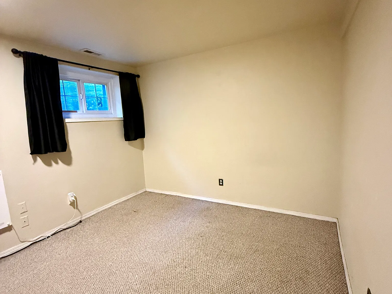 8052 15th Ave NE — Photo 3