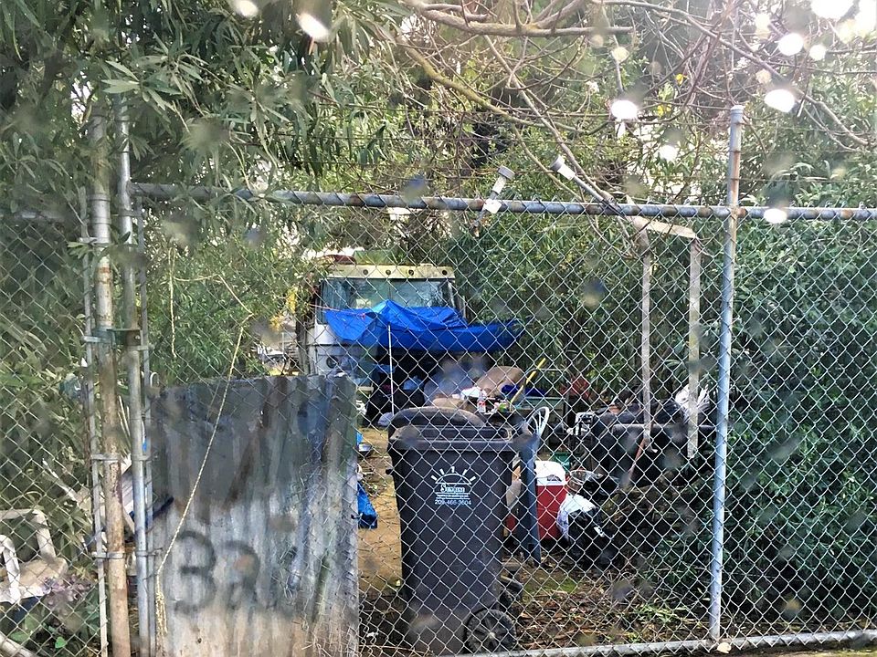 1st image of 3261 N Redwood Ave