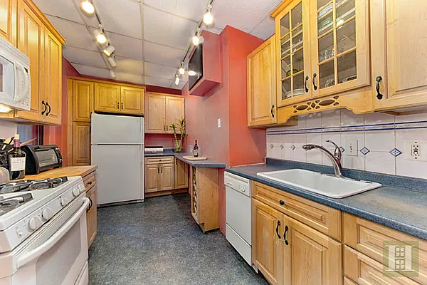 Sold by Halstead Real Estate | media 2