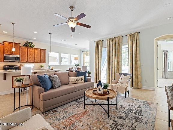3rd image of 284 PALM BREEZE Drive