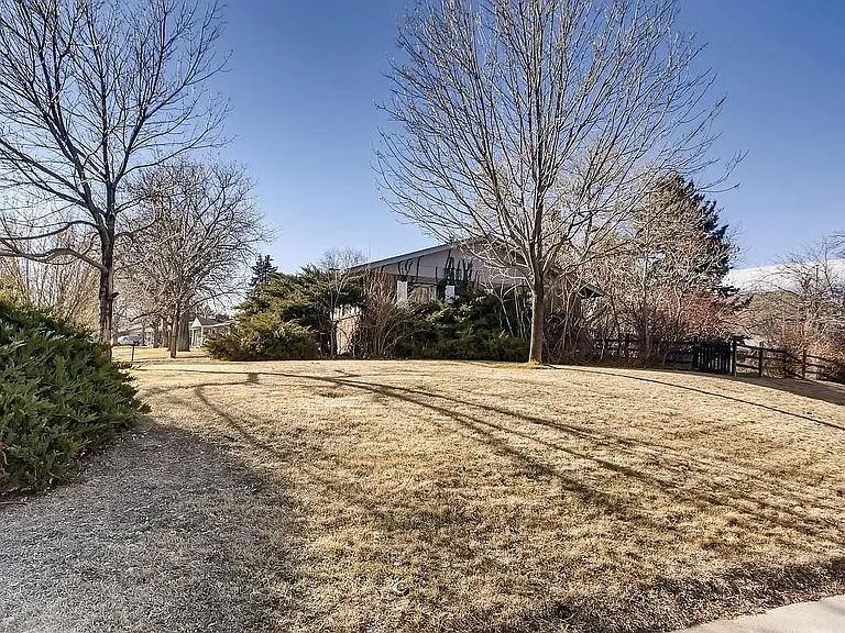 2493 Braun Ct — Photo 16