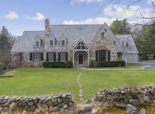 252 Silvermine Rd #R, New Canaan, CT 06840