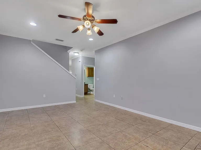 1486 Bentley Cir — Photo 6