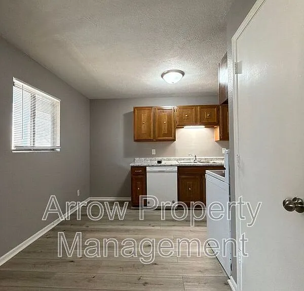 922 A St #4 — Photo 4
