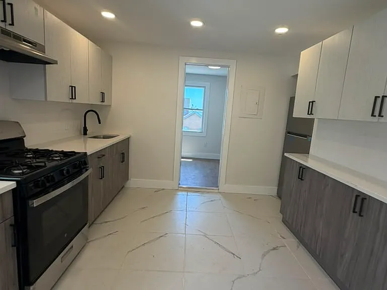 352 Bergen St #3 — Photo 2