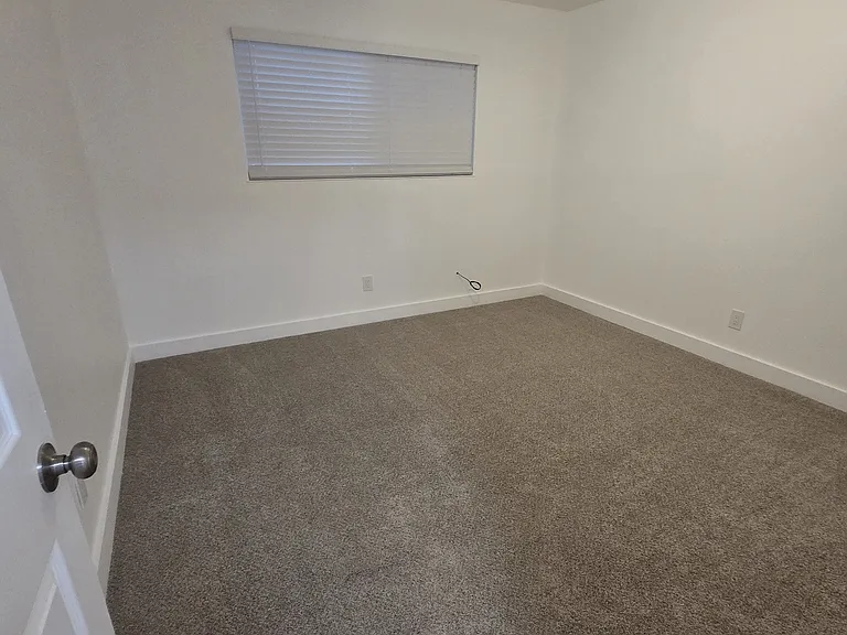 835 State St — Photo 17