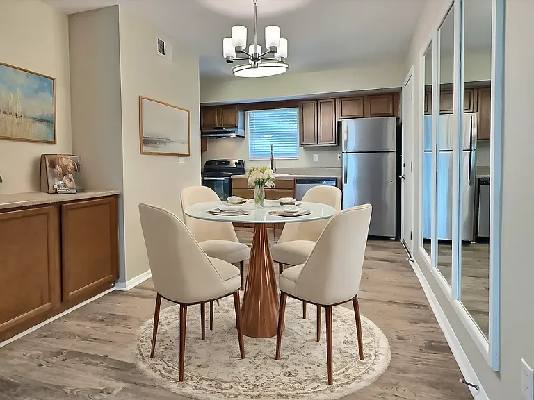 Carriage Hills Apartments — Photo 7