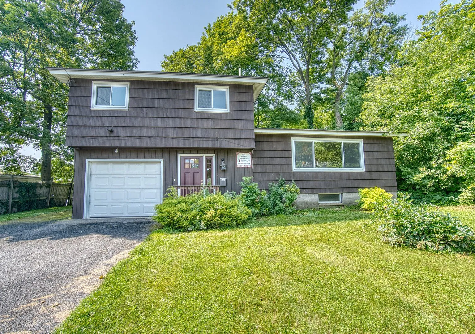 204 Jerome - Available 7/1/27 - Beautiful 5 Bedroom Single Family Home With Private Backyard And ... — Photo 1