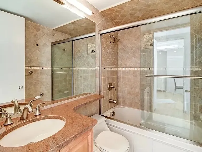 236 E 47th St #15F — Photo 5
