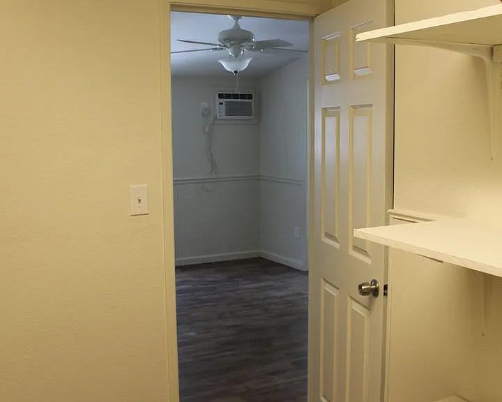 630 Frontage Rd — Photo 9