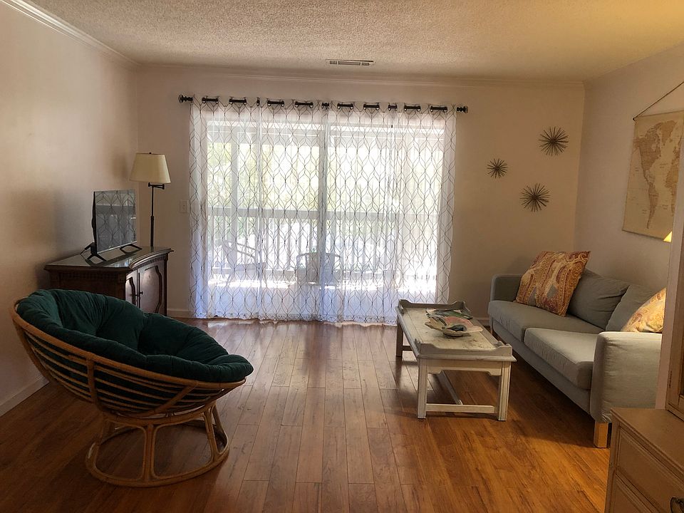 1st image of 1530 Fort Johnson Rd APT 2G