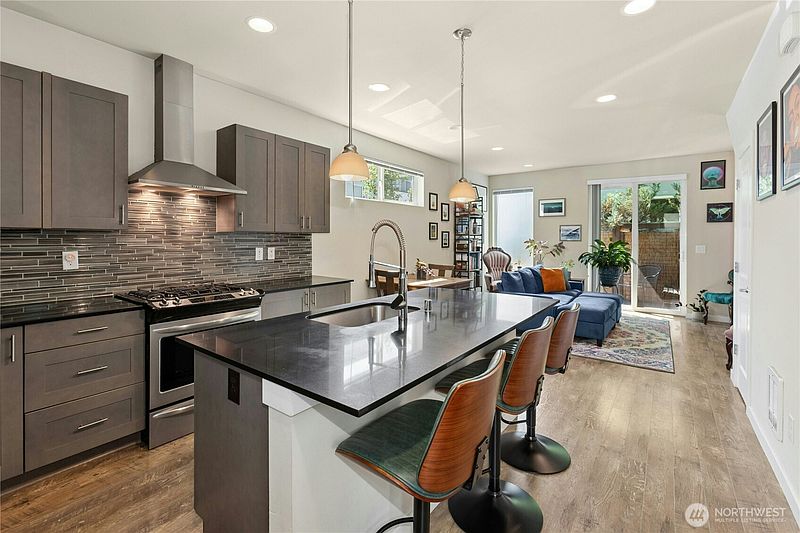 2nd image of 3622 36th Avenue S