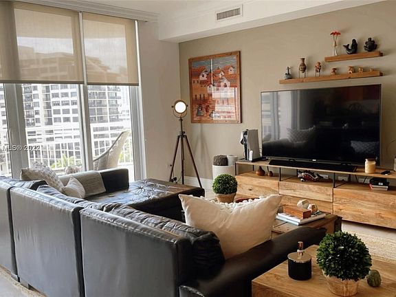 5th image of 848 Brickell Key Dr APT 1003