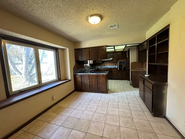 10405 Cricket Ct — Photo 4