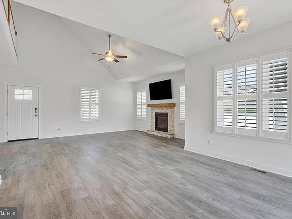 4th image of 3614 Cascades Dr