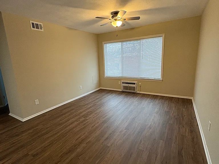12001 Marguerite Ave #2 — Photo 13