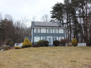 4 Country Ln, Amesbury, MA 01913