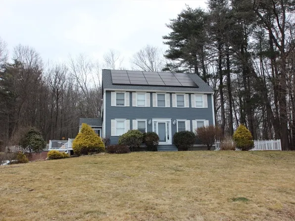 4 Country Ln, Amesbury, MA 01913
