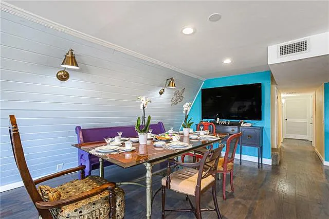 3 bed, 3.0 bath, 3000 sqft, $4,900 — Photo 4