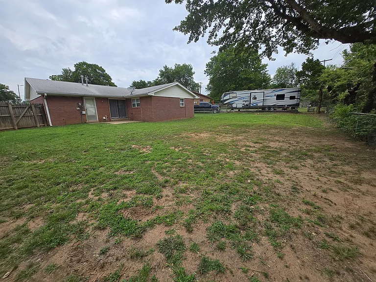 Crest Dr — Photo 12