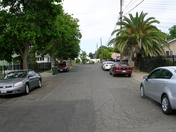 5th image of 4788 17th Ave