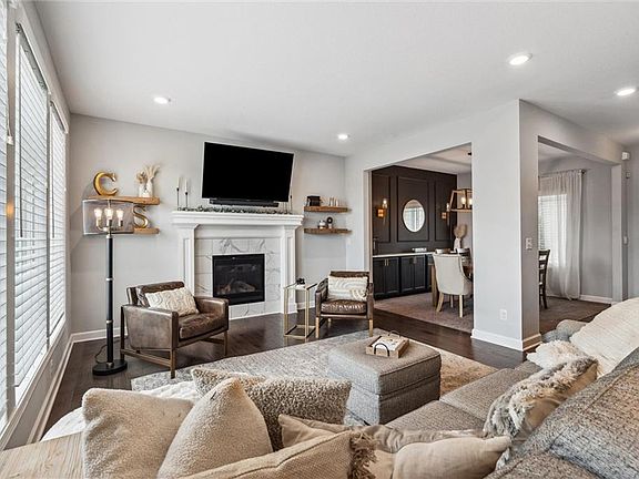 5th image of 100 SW Ayden Ln