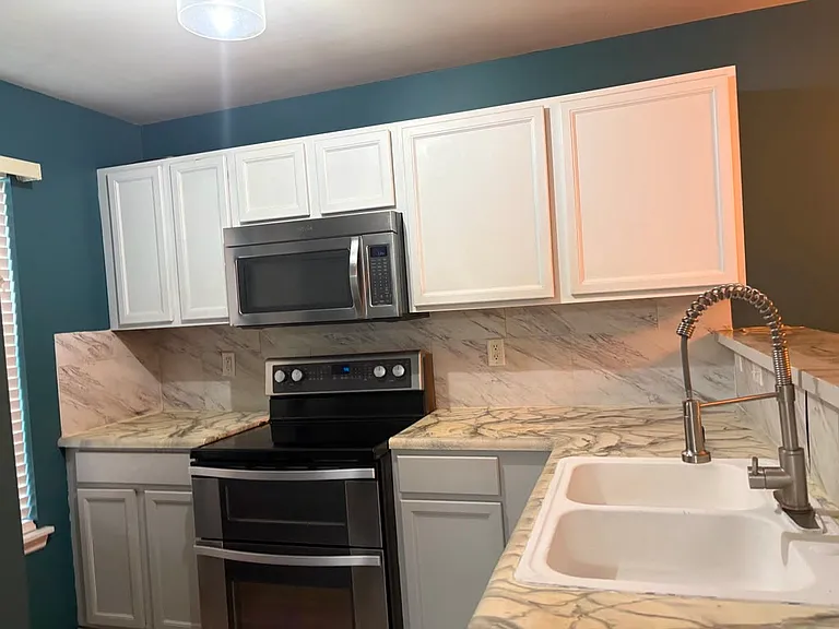 9201 Spring Creek Ln — Photo 12