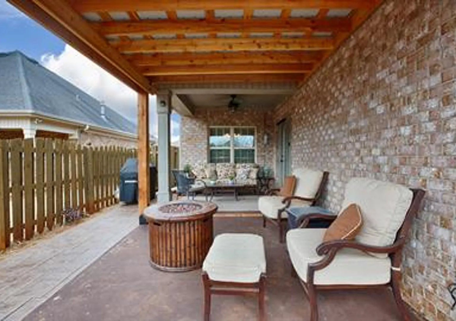 Welcome Home to Lake Forest! — Photo 2