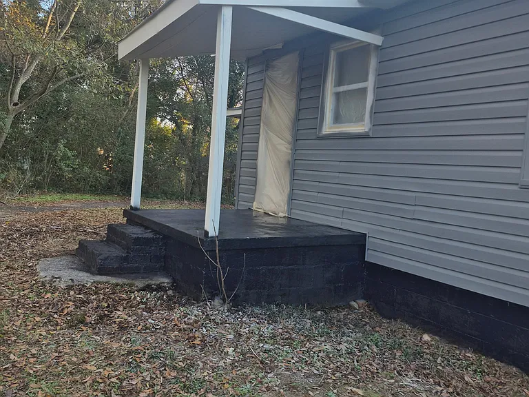 106 Glenn Rd — Photo 1