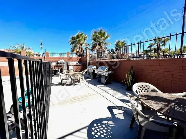 89 Acoma Blvd N #18 — Photo 5
