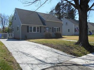 332 Chestnut St, Pottstown, PA 19464