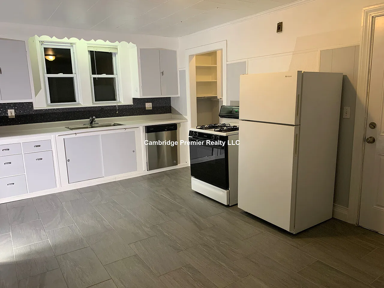 2 bed, 2.0 bath, 1886 sqft, $2,800 — Photo 2