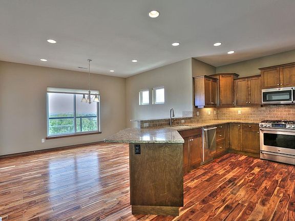 5th image of 1606 W 51st Ave