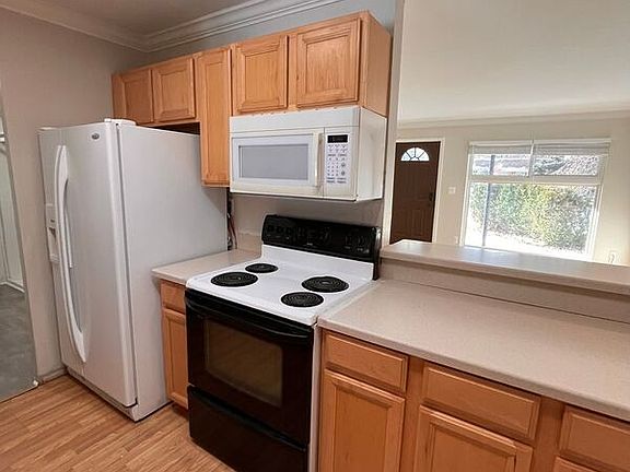 3rd image of 2420 Walce Dr