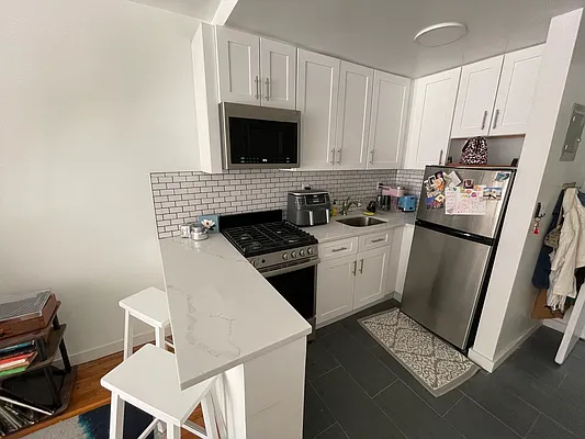 Rented by SP Brokerage Inc | media 16